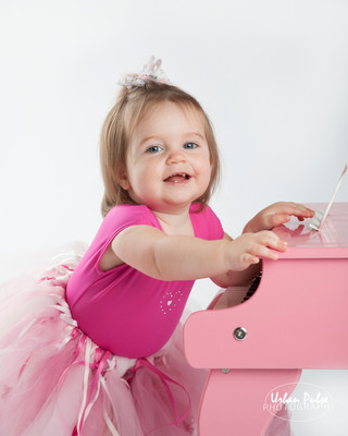 VIVI-PINK PIANO_7359